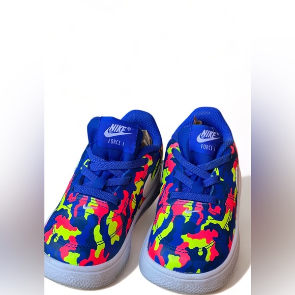 The Nike Force 1 18 print camouflage pattern sneaker - Picture 2 of 15